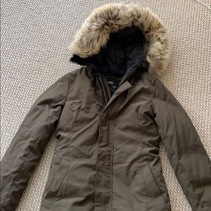 Aritzia TNA Haven Parka - barely worn!